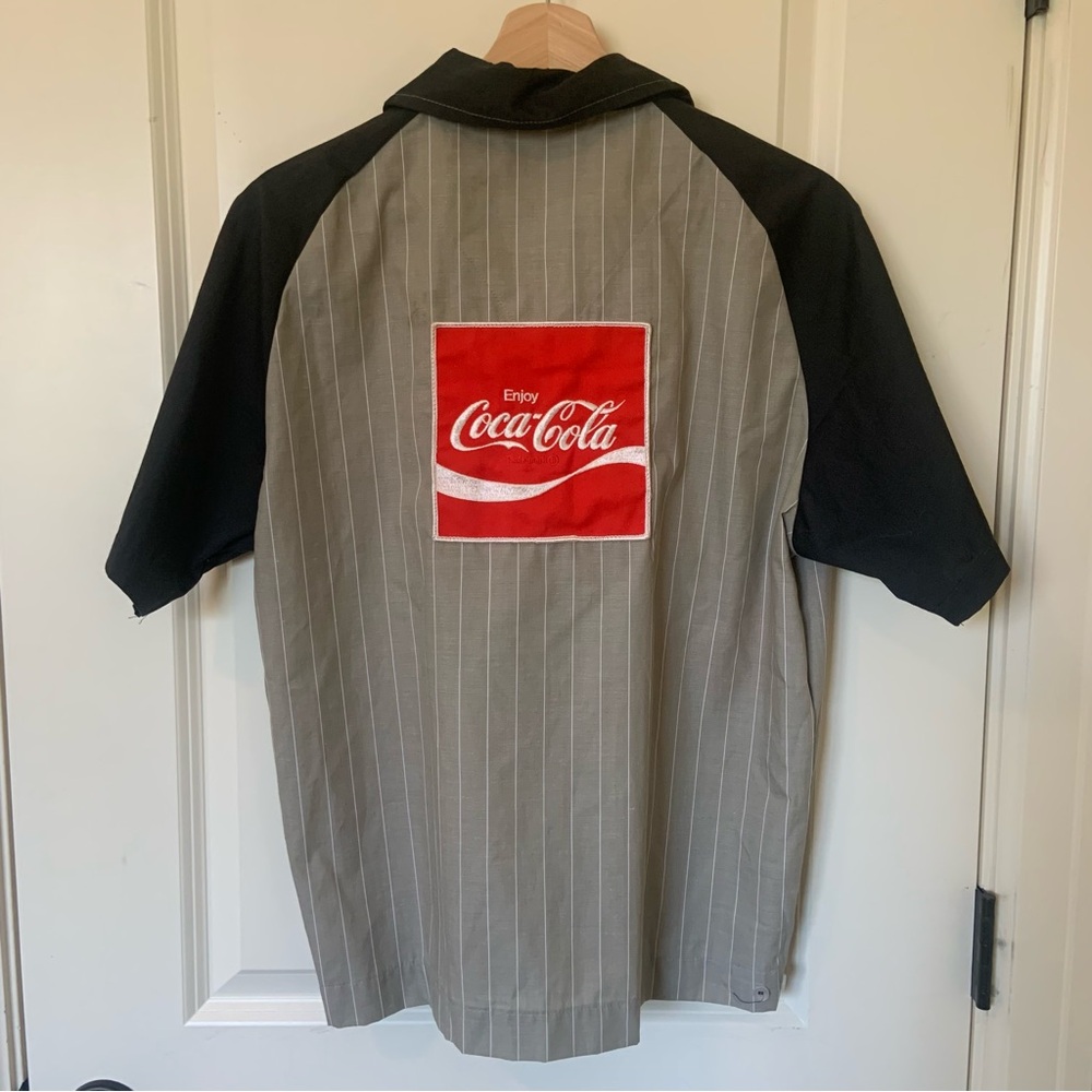 Vintage Coca Cola Men's Black and Gray Shirt